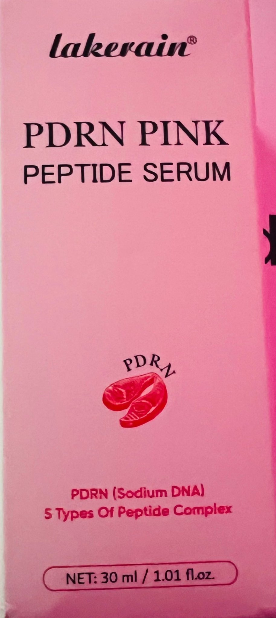 Découvrez le Lakerain PDRN Pink Peptide Serum, un sérum innovant formulé avec du PDRN, des peptides et des ingrédients hydratants pour aider à améliorer l'apparence de la peau. Sa texture légère pénètre rapidement et laisse la peau douce, lumineuses. - BKO44